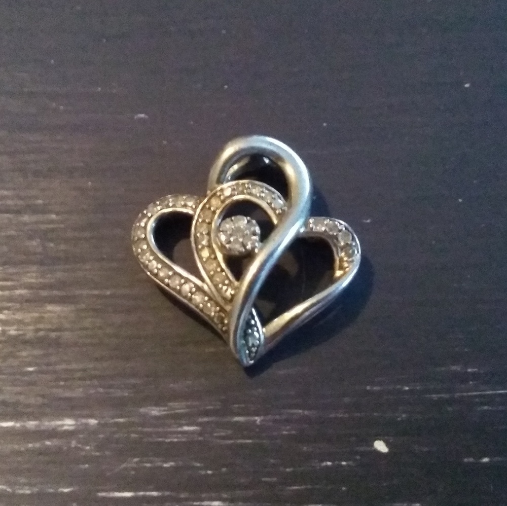 Intertwined heart necklace